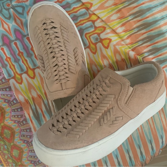 Marc Fisher Dexie-2 Blush Woven Suede slip on sneakers with white platform sole - Picture 2 of 6
